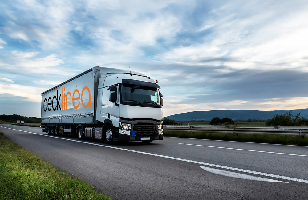 camion DECKLINEA pour livraison kit clôture composite